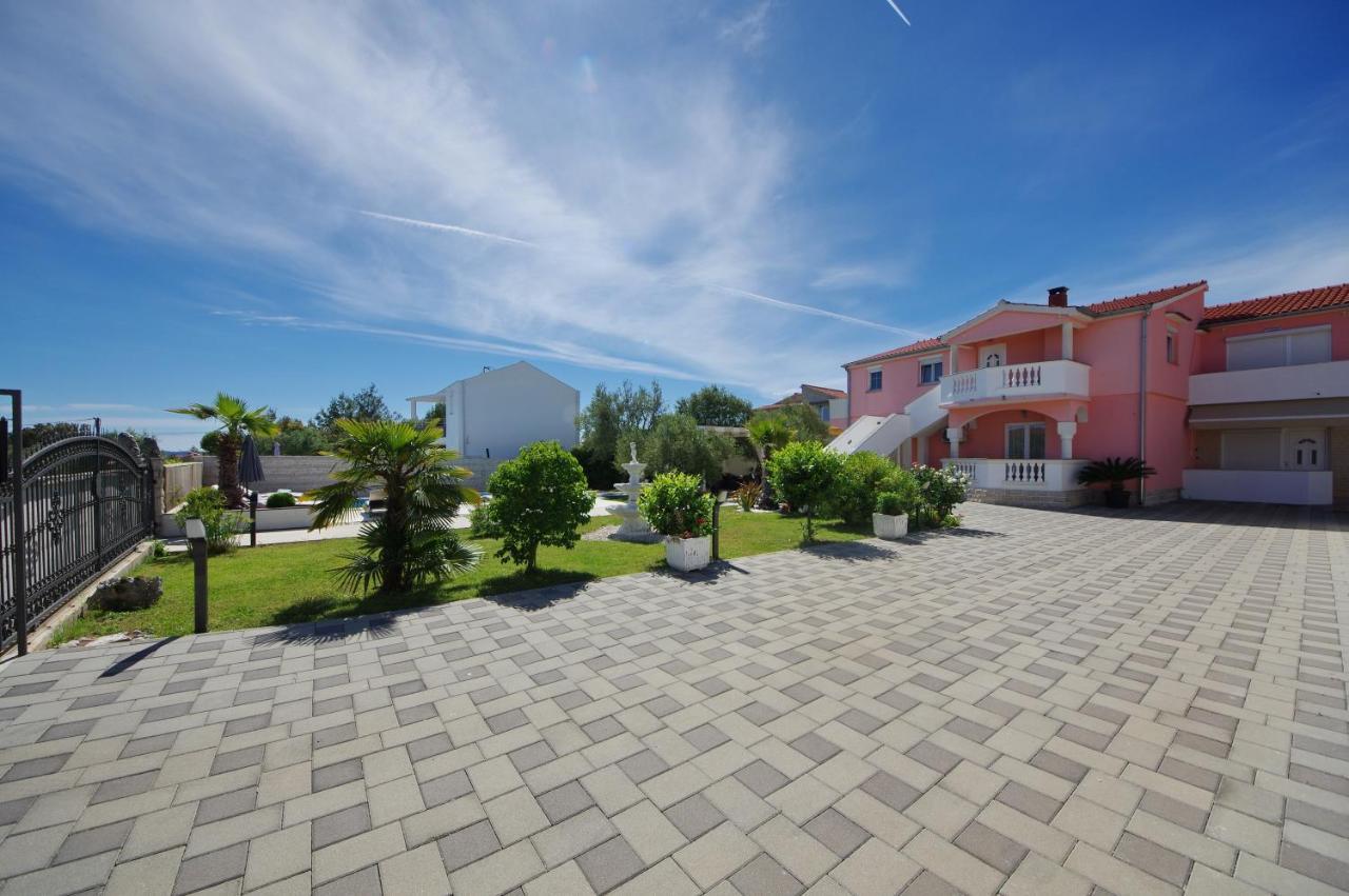 Apartmani Emili Sukosan Exterior photo